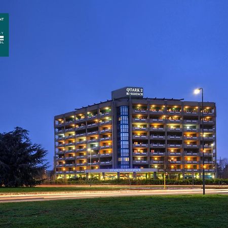 อันอะเวย์ โฮเต็ล แอนด์ เรสซิเดนซ์ ควาร์ก ดูเอ มิลาโน Aparthotel มิลาน ภายนอก รูปภาพ