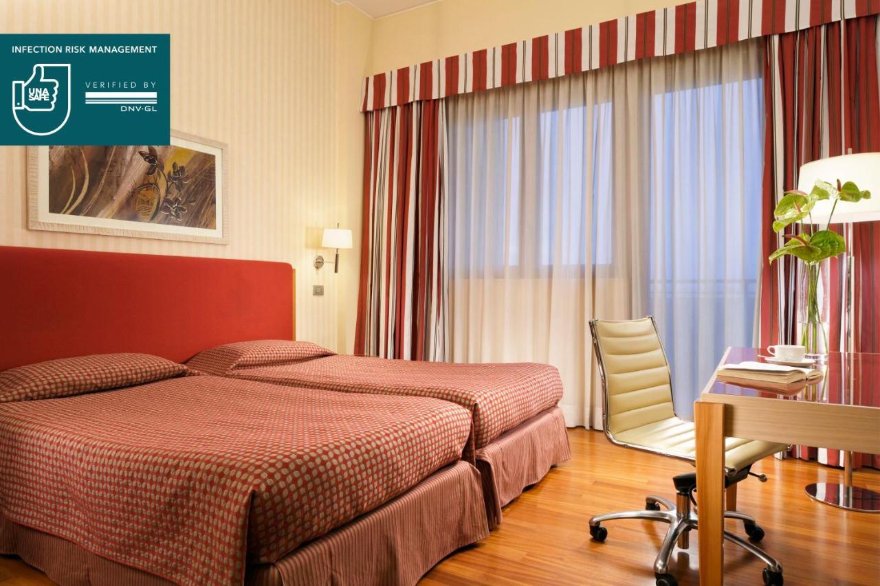 อันอะเวย์ โฮเต็ล แอนด์ เรสซิเดนซ์ ควาร์ก ดูเอ มิลาโน Aparthotel มิลาน ภายนอก รูปภาพ