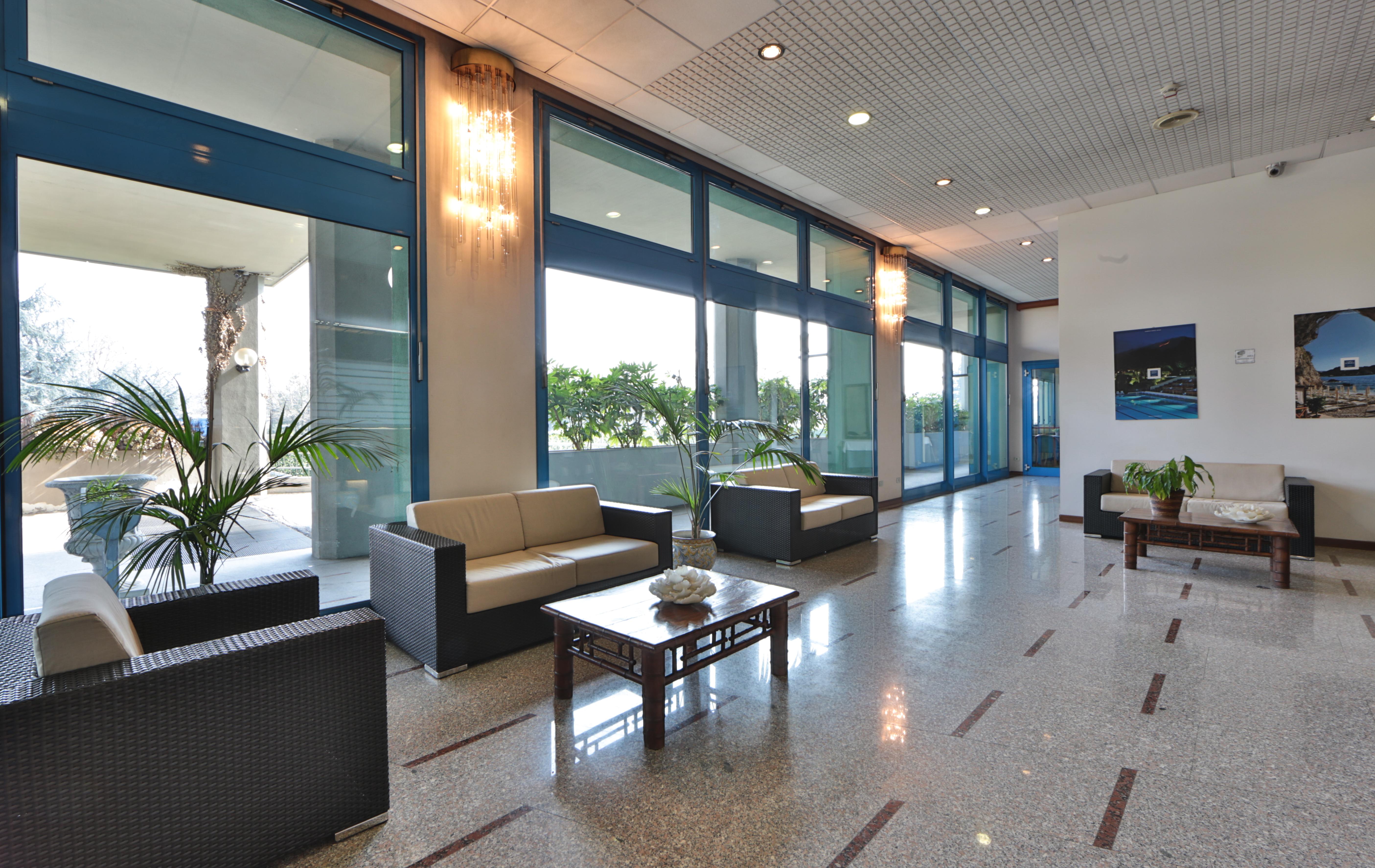 อันอะเวย์ โฮเต็ล แอนด์ เรสซิเดนซ์ ควาร์ก ดูเอ มิลาโน Aparthotel มิลาน ภายนอก รูปภาพ