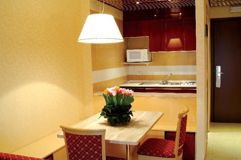 อันอะเวย์ โฮเต็ล แอนด์ เรสซิเดนซ์ ควาร์ก ดูเอ มิลาโน Aparthotel มิลาน ห้อง รูปภาพ