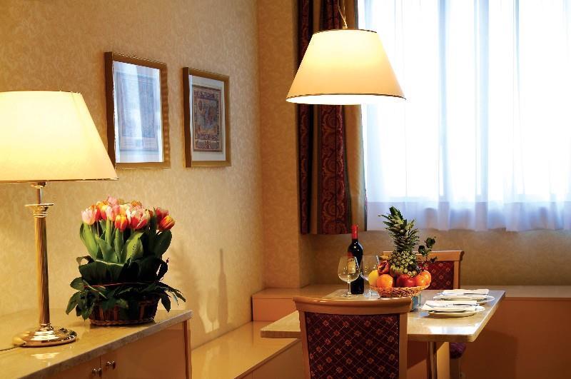 อันอะเวย์ โฮเต็ล แอนด์ เรสซิเดนซ์ ควาร์ก ดูเอ มิลาโน Aparthotel มิลาน ห้อง รูปภาพ